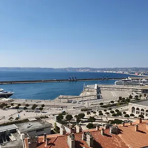 saint-laurent-magnifique-studio-avec-vue-sur-mer.fr-provencehotel.com/