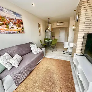 amazing-badalona-apartment-with-terrace.catalonia-hotels.com/