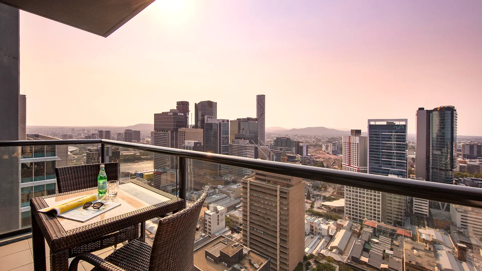 Oaks Brisbane On Charlotte Suites