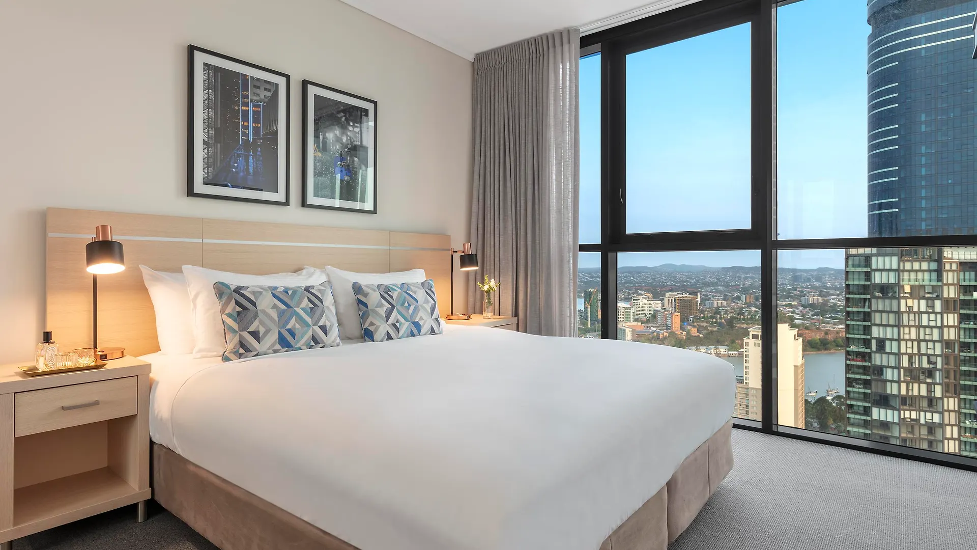 Aparthotel Oaks Brisbane On Charlotte Suites