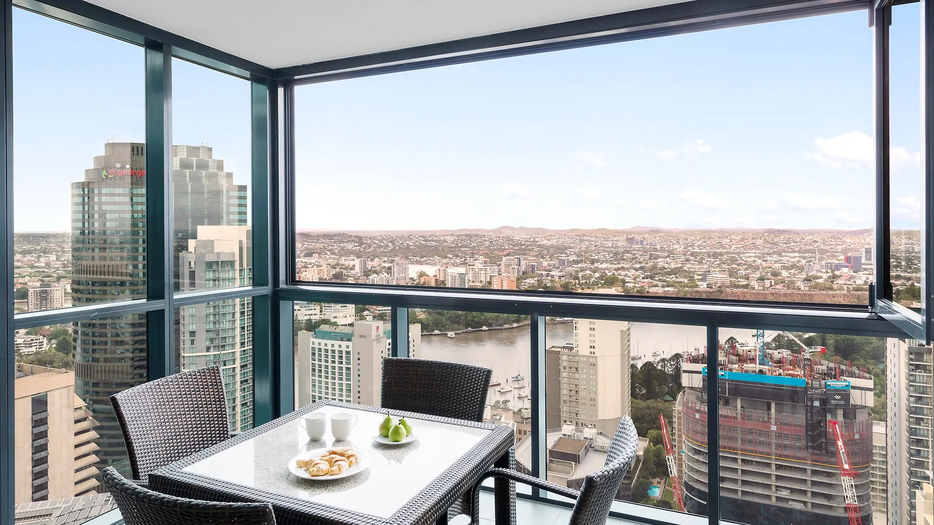 Aparthotel Oaks Brisbane On Charlotte Suites