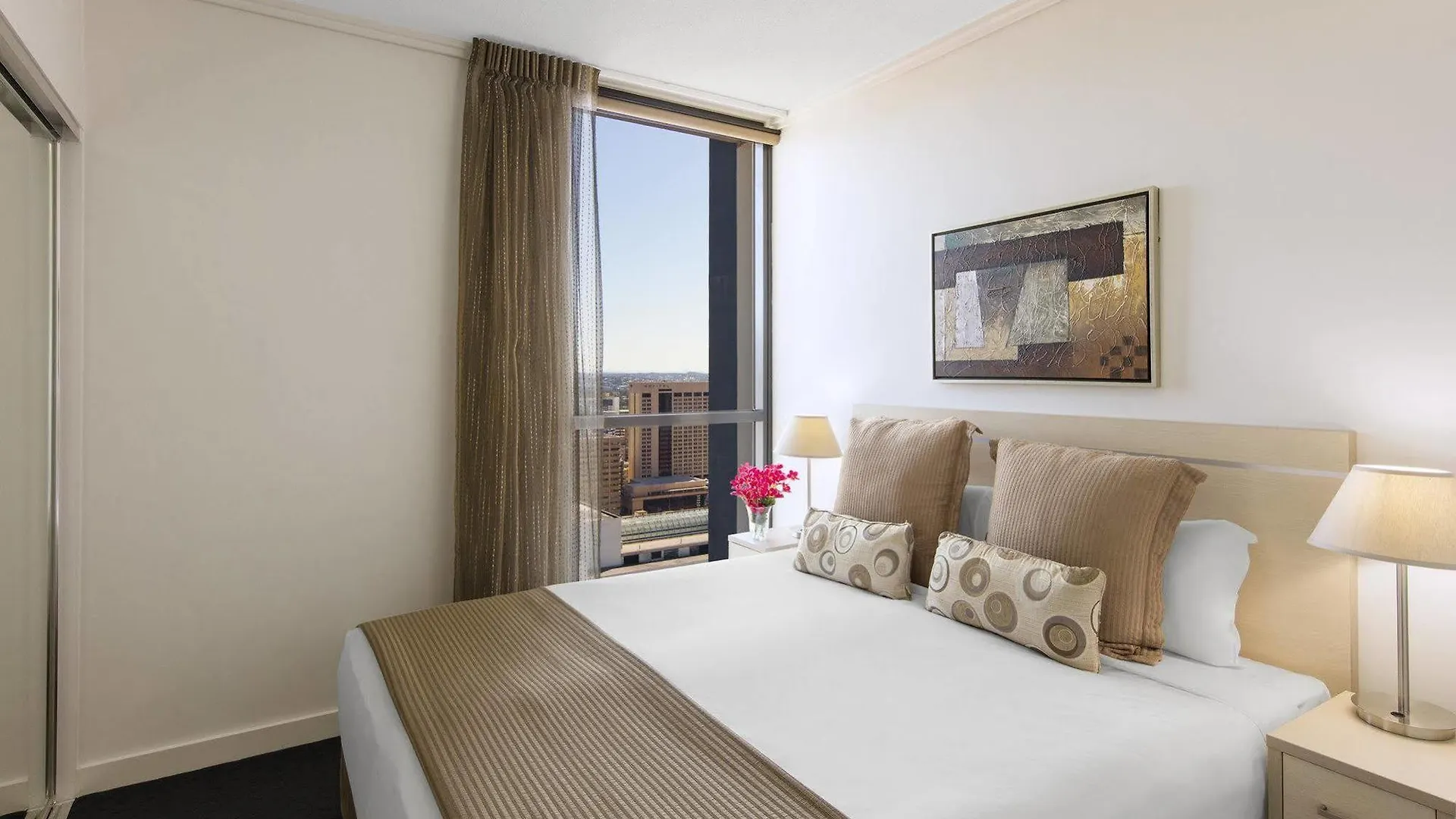 Oaks Brisbane On Charlotte Suites