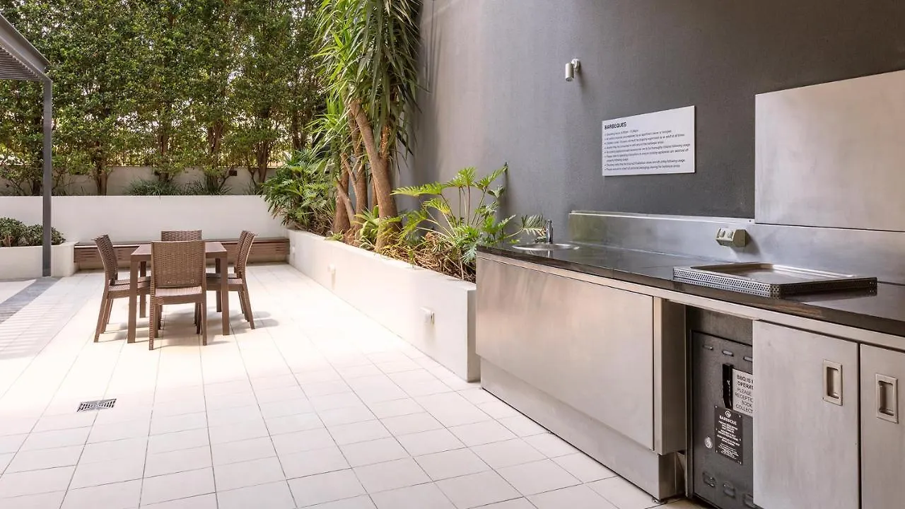 Aparthotel Oaks Brisbane On Charlotte Suites